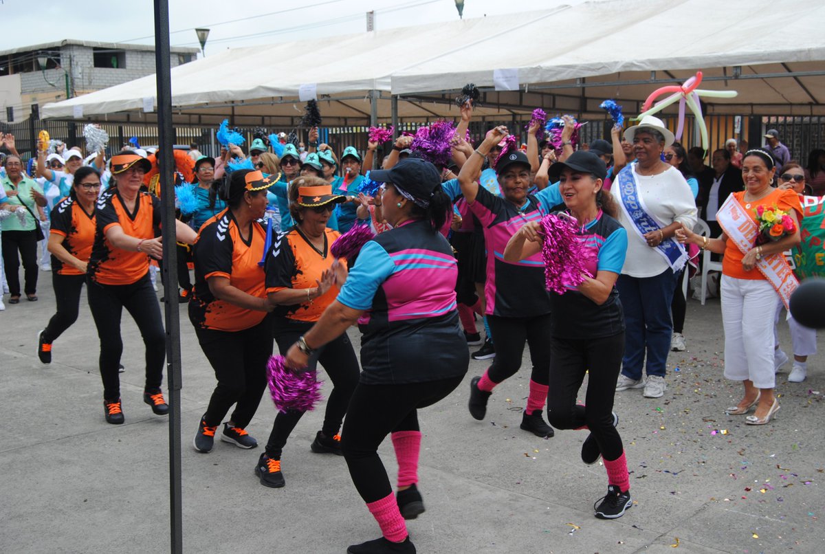 LosRiosIESS's tweet photo. #IESSteInforma | El evento organizado por el programa Envejecimiento Activo de la Dirección Provincial y el Programa de Promoción y Prevención de Salud del Hospital Babahoyo reunió a los jubilados en un espacio donde el compañerismo y la integración fueron los protagonistas 💃🏆 https://t.co/rCQUjU6KBO