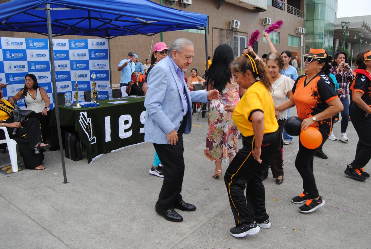 LosRiosIESS's tweet photo. #IESSteInforma | El evento organizado por el programa Envejecimiento Activo de la Dirección Provincial y el Programa de Promoción y Prevención de Salud del Hospital Babahoyo reunió a los jubilados en un espacio donde el compañerismo y la integración fueron los protagonistas 💃🏆 https://t.co/rCQUjU6KBO