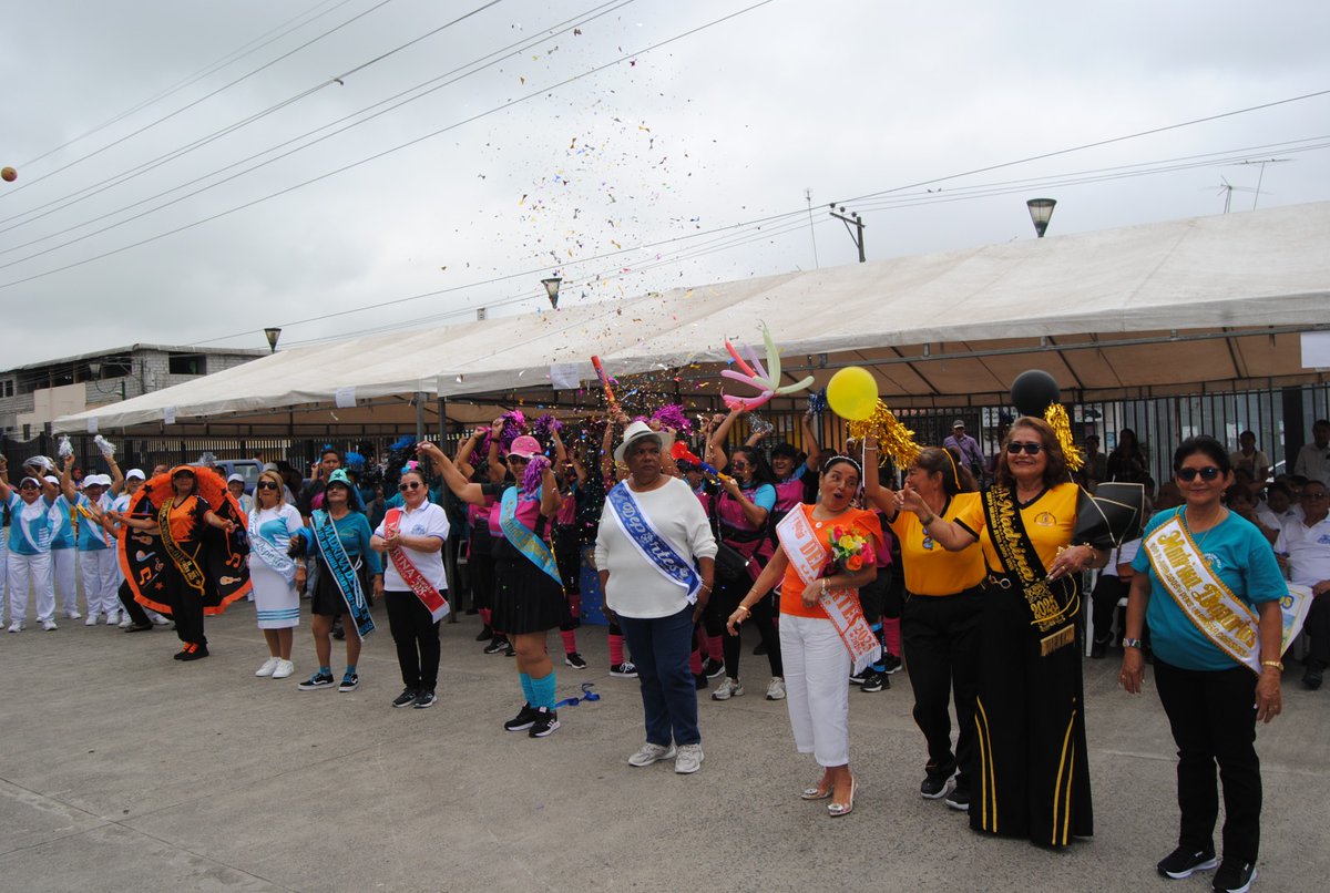 LosRiosIESS's tweet photo. #IESSteInforma | El evento organizado por el programa Envejecimiento Activo de la Dirección Provincial y el Programa de Promoción y Prevención de Salud del Hospital Babahoyo reunió a los jubilados en un espacio donde el compañerismo y la integración fueron los protagonistas 💃🏆 https://t.co/rCQUjU6KBO