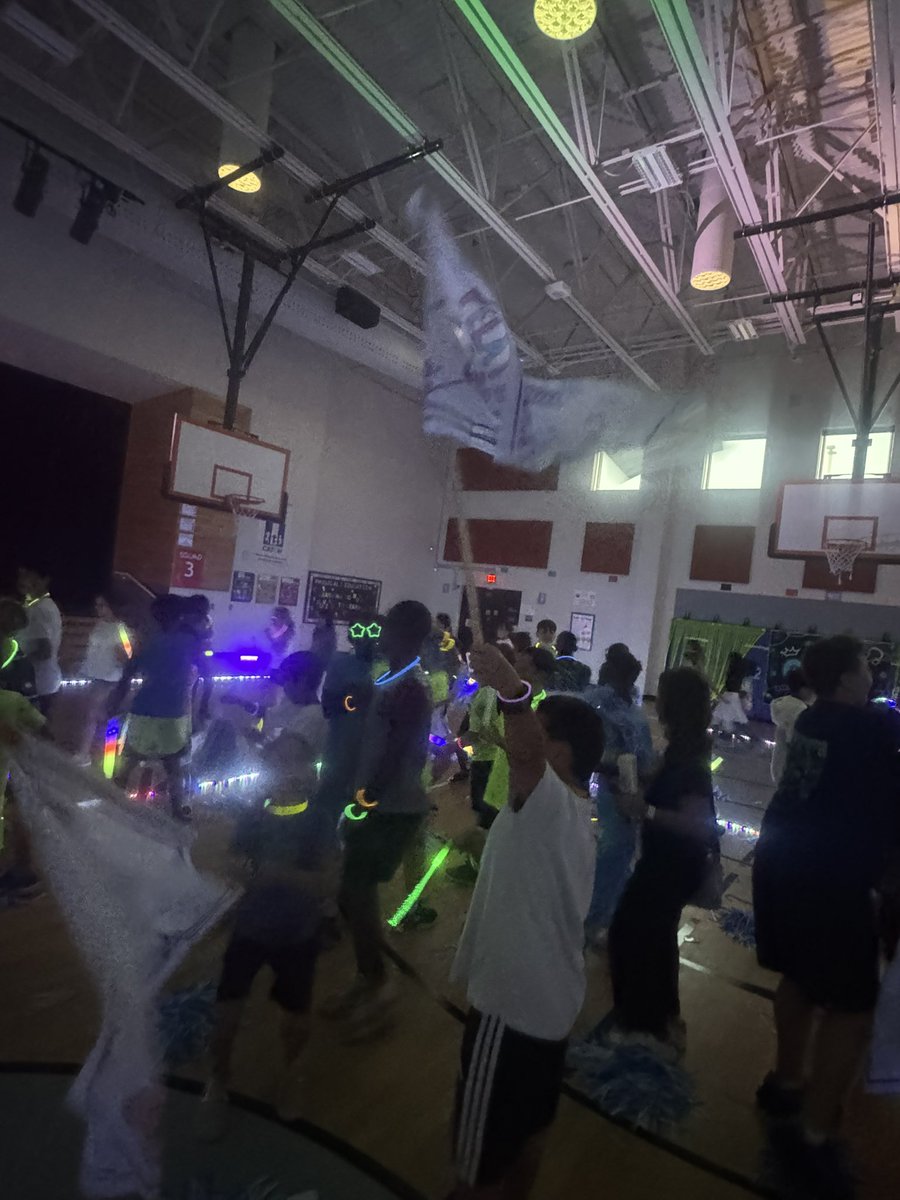 Huge shoutout to <a href="/JenksPta/">Jenks PTA</a> for another amazing Glow Run! You always go above and beyond to create unforgettable events for our students—thank you! <a href="/MJEjags/">Jenks Elementary</a> <a href="/MJEFifthGrade/">MJE Fifth Grade</a>