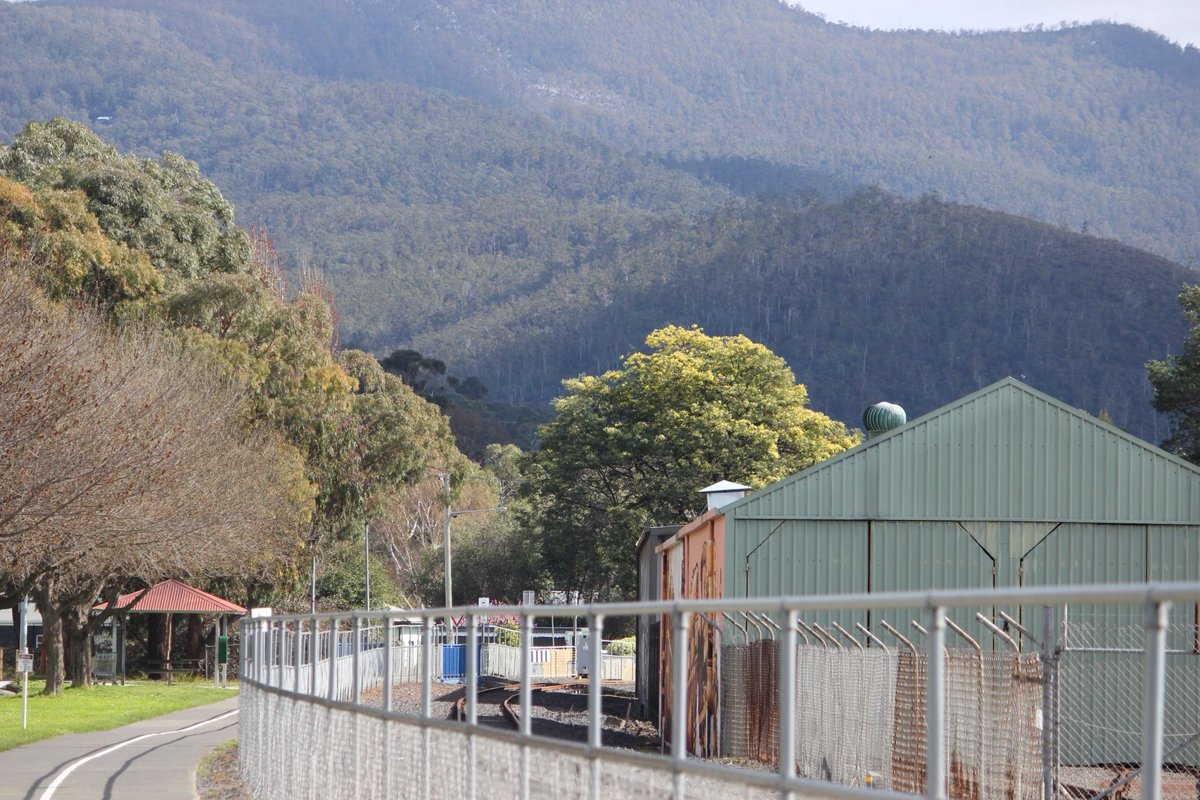 NewsCop_media's tweet image. STATE NEWS 🍏 Tasmania Parks staff are preparing themselves for the start of the new bushfire season. Click on the Link to read the story 👉 buff.ly/INgszFT 

#tasmania #parks #bushfires