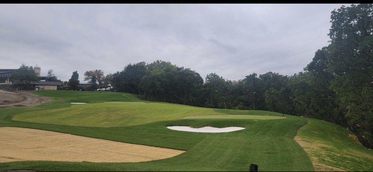 Dramatic change from when we started clearing trees to an awesome new short game area at Salina CC ⁦<a href="/omajohnc/">John Christiansen</a>⁩ ⁦<a href="/ce_golf/">CE Golf Design</a>⁩ ⁦<a href="/turfmaterials/">Turf Materials</a>⁩ ⁦<a href="/Billy_Bunker/">Better Billy Bunker</a>⁩