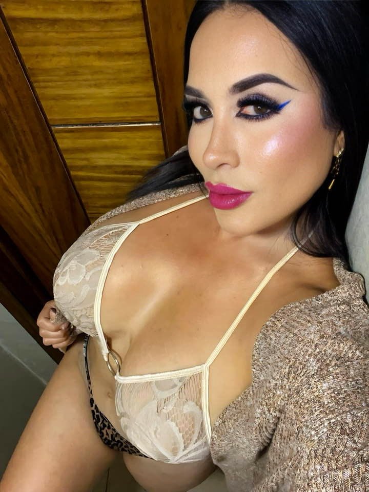 Cuánto me pones del 1 al 10 papi 🍓🫦