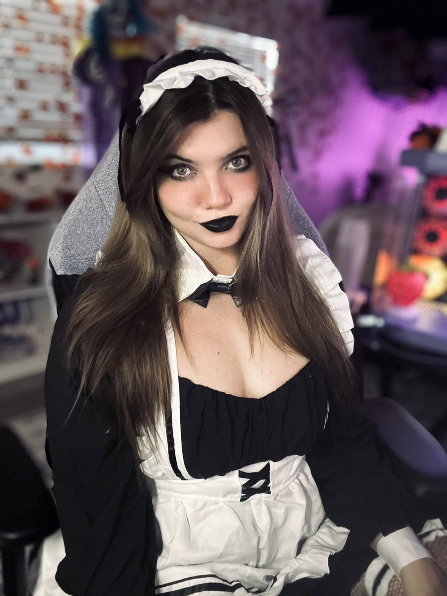 itstaylorliz's tweet photo. Goth maid🖤

https://t.co/j9C21qDk25 https://t.co/rs6OJFs3ql
