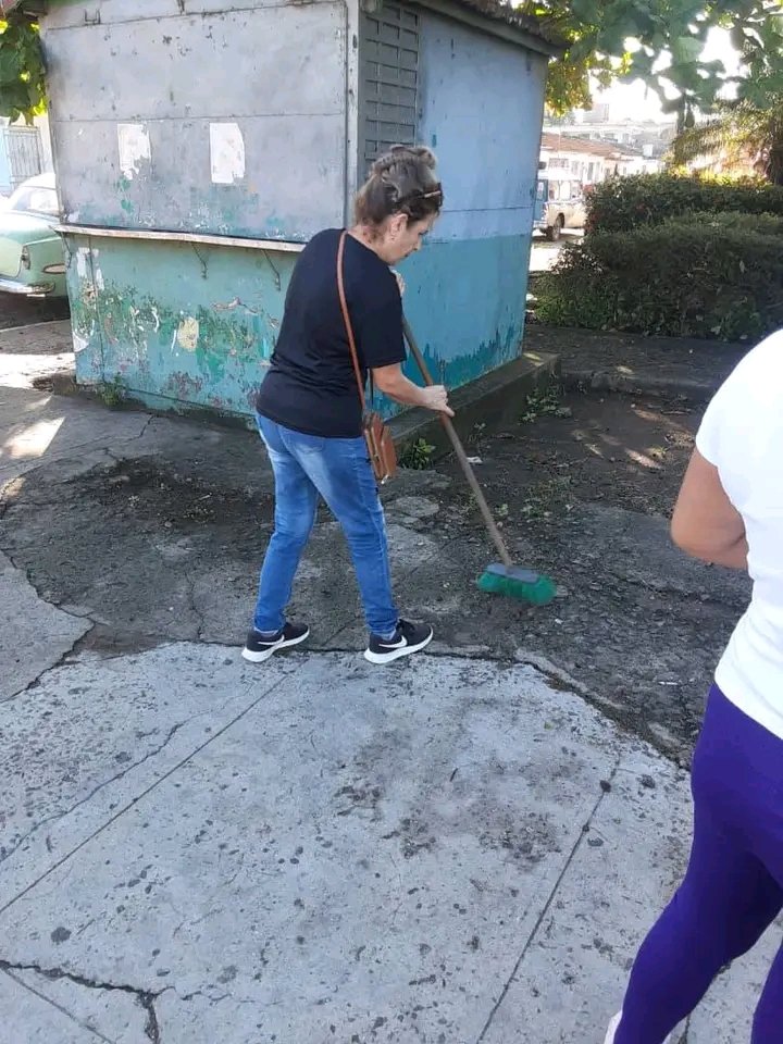 dotucfg's tweet photo. A tono con las festividades por la jornada de octubre urbano y siguiendo las indicaciones del gobierno del territorio efectúan las DMOTU de Abreus y Cruces cambio de la labor en sus entidades y áreas aledañas https://t.co/O9hV8YNj99