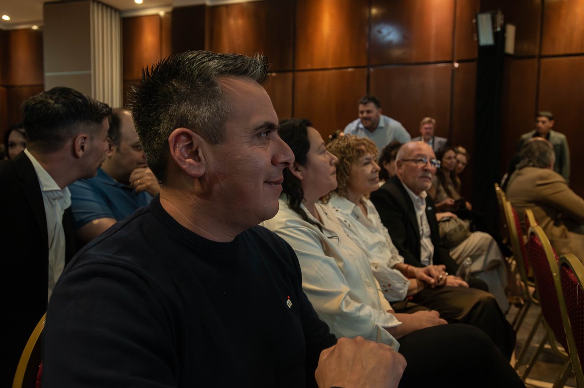 ➡️ Participamos de la <a href="/_ExpoIndustrial/">Expo Industrial CR</a>, un espacio que refleja el potencial productivo y de desarrollo de #Comodoro y la región.

Recorrimos los stands, conversamos con emprendedores, científicos y representantes de instituciones que impulsan el crecimiento de nuestra ciudad.