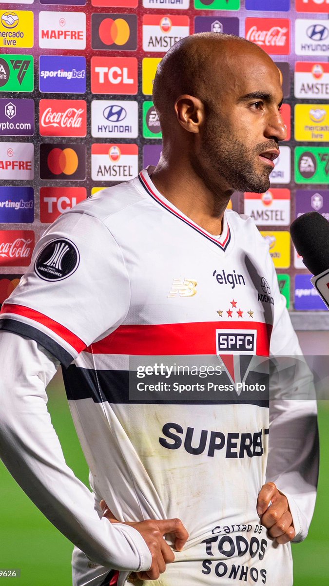 spfcdetodosofc's tweet photo. ⚔️ Lucas Moura é a novidade pro clássico de domingo 🐷🇾🇪 https://t.co/HYMHZ3qM79