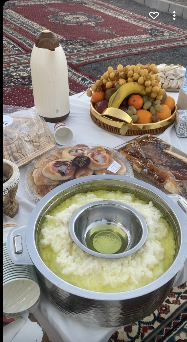 cloudofgood3's tweet photo. نظم فريق سحابة خير التطوعي التابع لجمعية العمل التطوعي بتبوك@TabukVAsمبادره تطوعيه للأمهات كبيرات  السن بمناسبة اليوم الوطني السعودي🇸🇦🇸🇦 لمن فقدوا أبناءهم بحوادث أوقصاص أوبالحد الجنوبي لأدخال الفرح والسرورلقلوبهم ودمجهم بالمجتمع عن العزله وتنوعت فقرات الحفل مما نال على استحسانهم https://t.co/l6YTjgl9CX