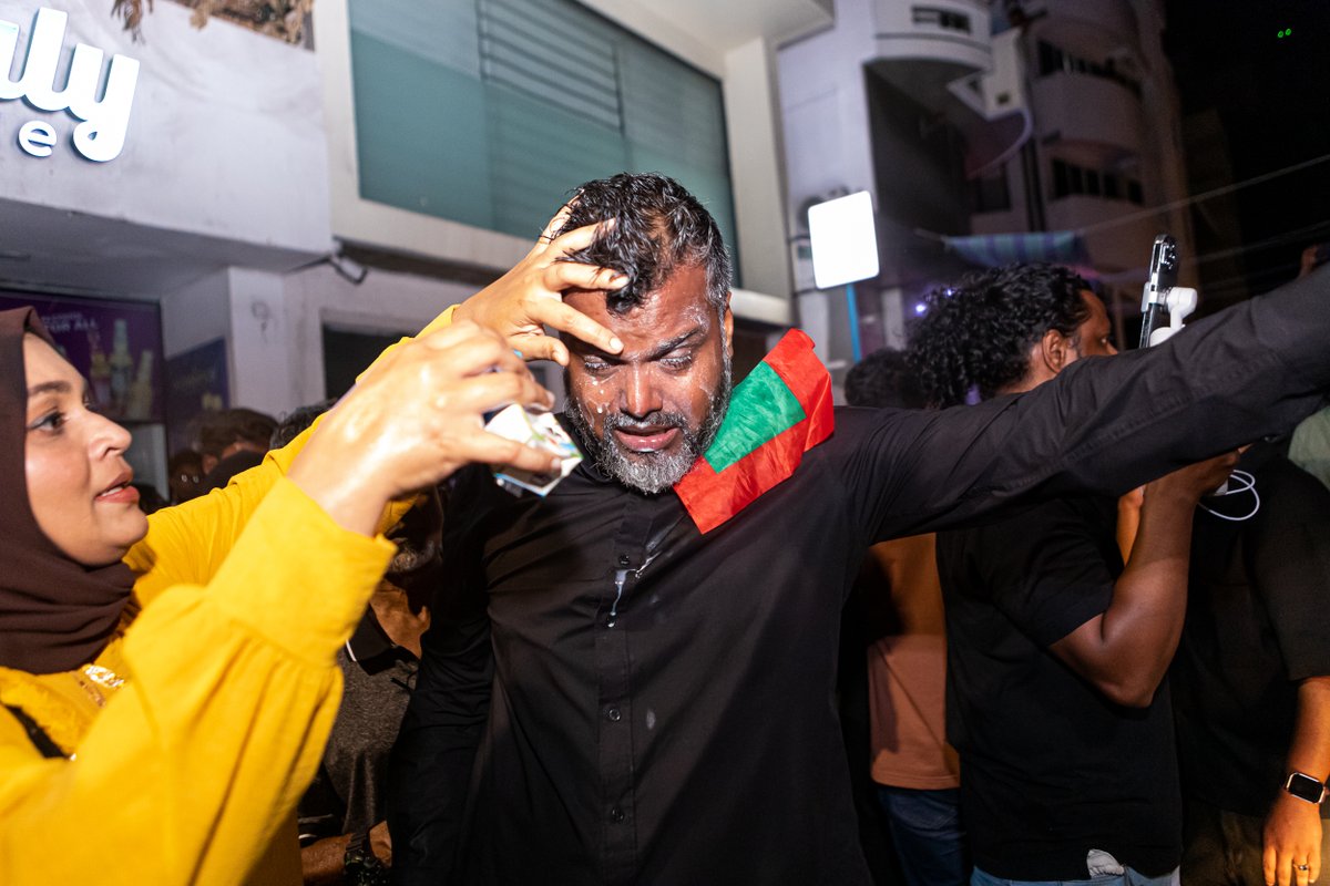 avasmv's tweet photo. MDP ge "Lootuvaalaifi" muzaaharaa

Photo:  Ahmed Azaan | Avas https://t.co/mRbKitjgUU