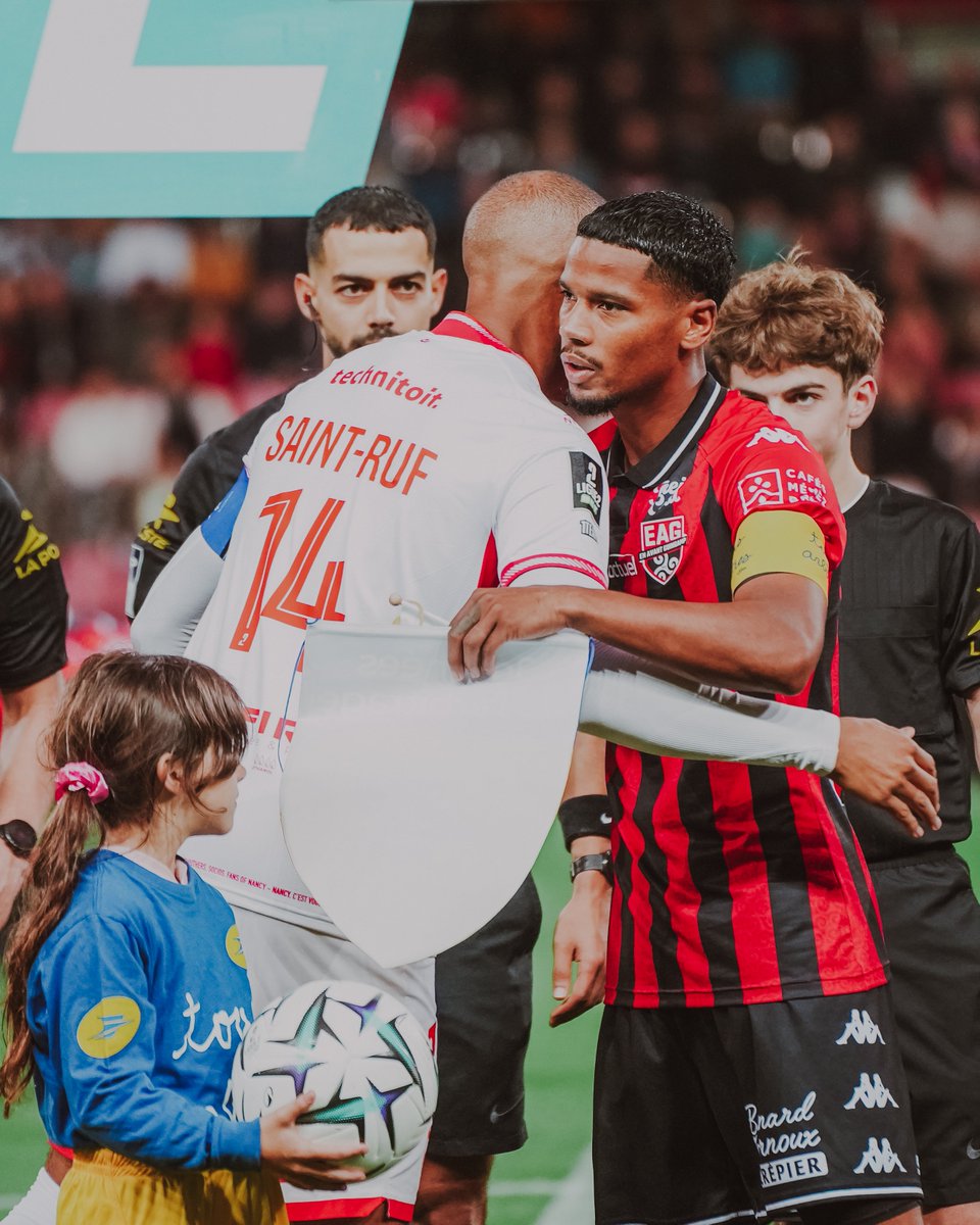 [#EAGASNL] © Deux capitaines, deux parcours… et une même racine : le <a href="/cmsoisselfoot/">CMS Oissel Football</a>.

𝗗𝘆𝗹𝗮𝗻 𝗟𝗼𝘂𝗶𝘀𝗲𝗿𝗿𝗲 et 𝗡𝗶𝗰𝗼𝗹𝗮𝘀 𝗦𝗮𝗶𝗻𝘁-𝗥𝘂𝗳, hier soir adversaires en <a href="/Ligue2BKT/">Ligue 2 BKT</a>, ont tous deux porté les couleurs du club seinomarin avant d’écrire leur histoire au plus