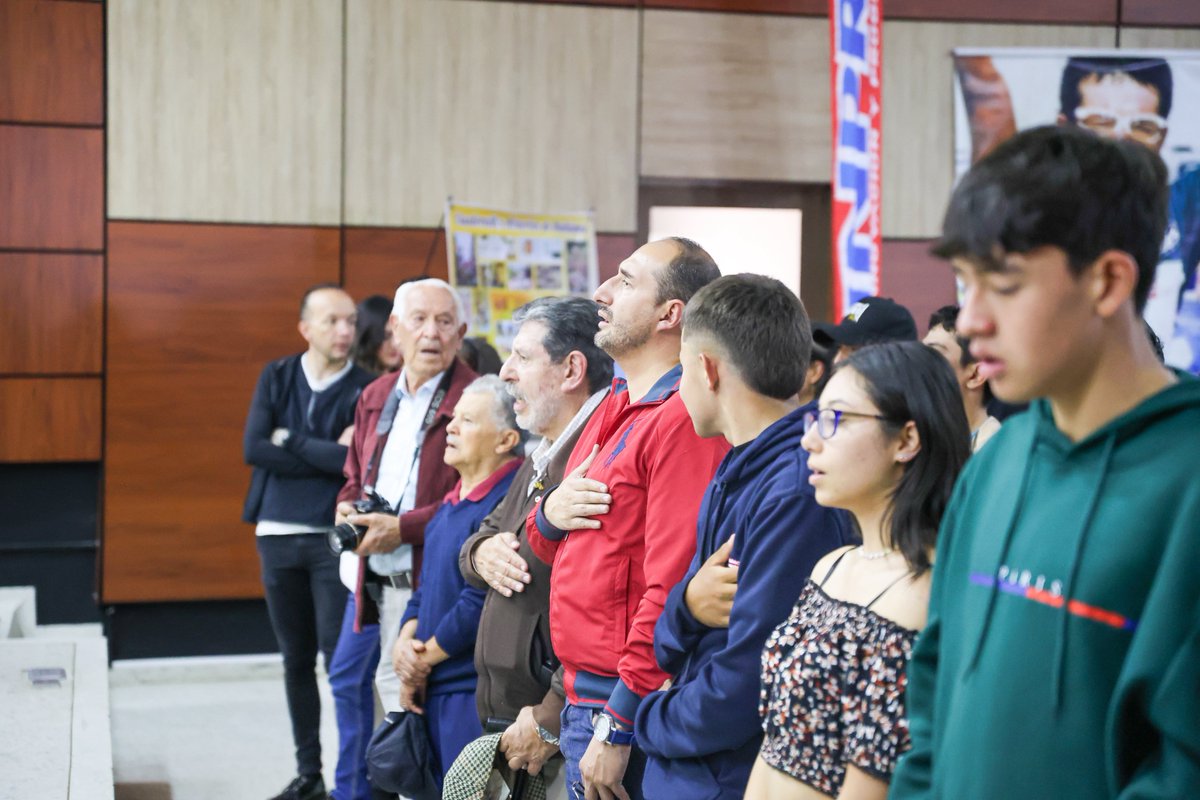 Hoy, acompañamos el conversatorio “En el corazón del ciclismo mundial — 30 años”, recordando el histórico Mundial de 1995 que puso a Boyacá en el mapa del deporte. 🚴‍♂️🇨🇴

Como amantes del ciclismo, nos inspira el legado de héroes como Abraham Olano, Israel Ochoa, Alberto Camargo e