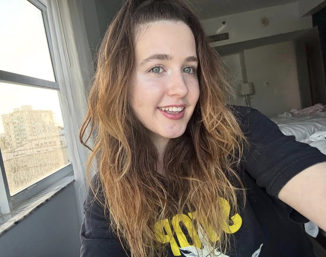 Findest du mich auch ohne Makeup hübsch?🫣😇💄
.
. guten Morgen ☕
