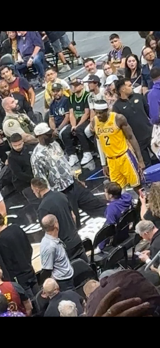 The king year <a href="/KingJames/">LeBron James</a> #23 best of luck this season 🫡
Thanks for showing up to this boring desert and making our Friday night a little more special 
#NBA