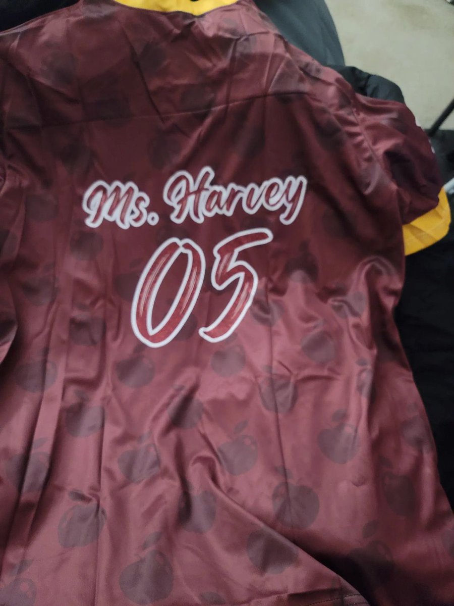 RedskinsTexas's tweet photo. Can't wait to wear my teachers jersey on Monday. Hopefully it comes with a win @Commanders #httc❤️🧡 #NFL #blackeducators #teacher https://t.co/XdPtrKgdwr