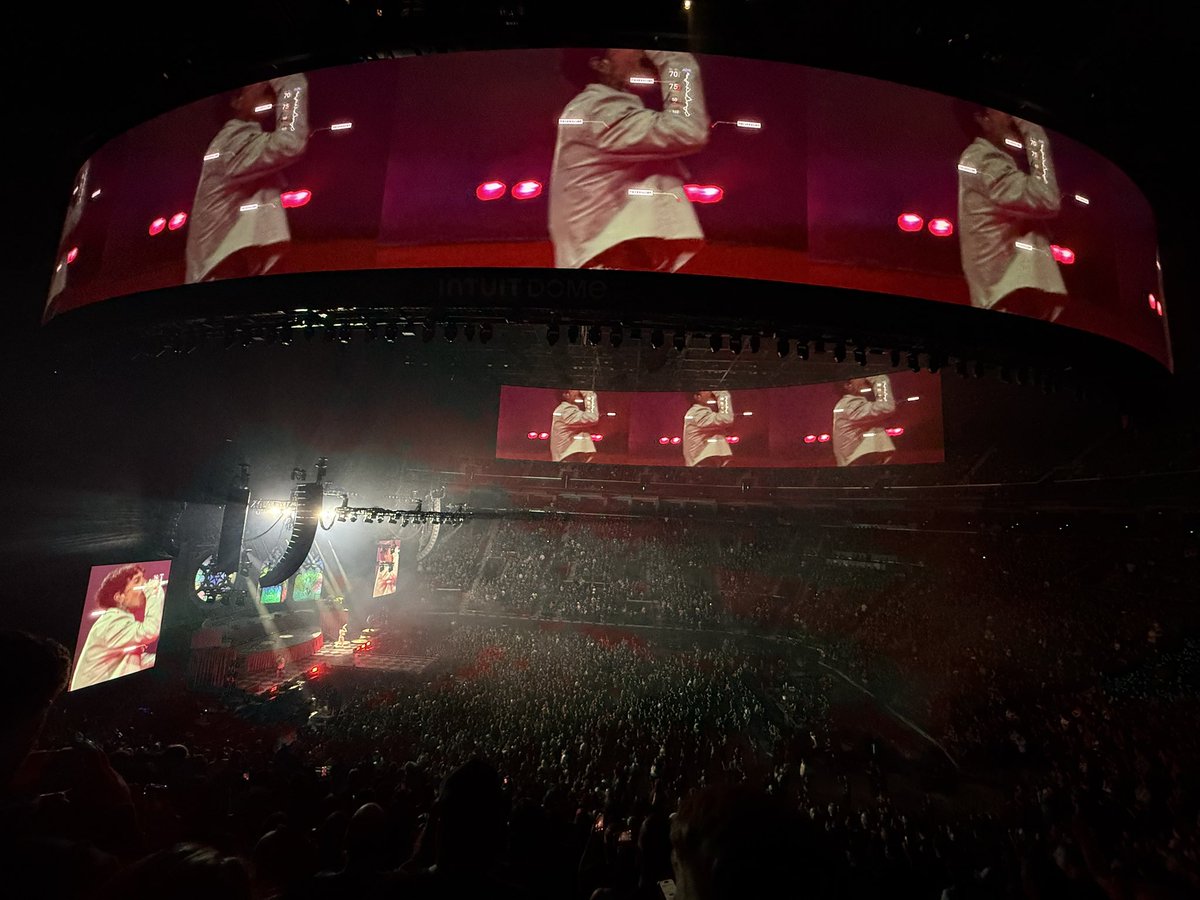 FINALLY A BAND HAD PAID FOR THE UPPER SCREENS. THIS IS SO SICK. BLESS YOU BMTH