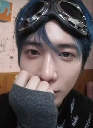 yeonbincel's tweet image. he has that sadness in his eyes you only see in eastern european gay porn