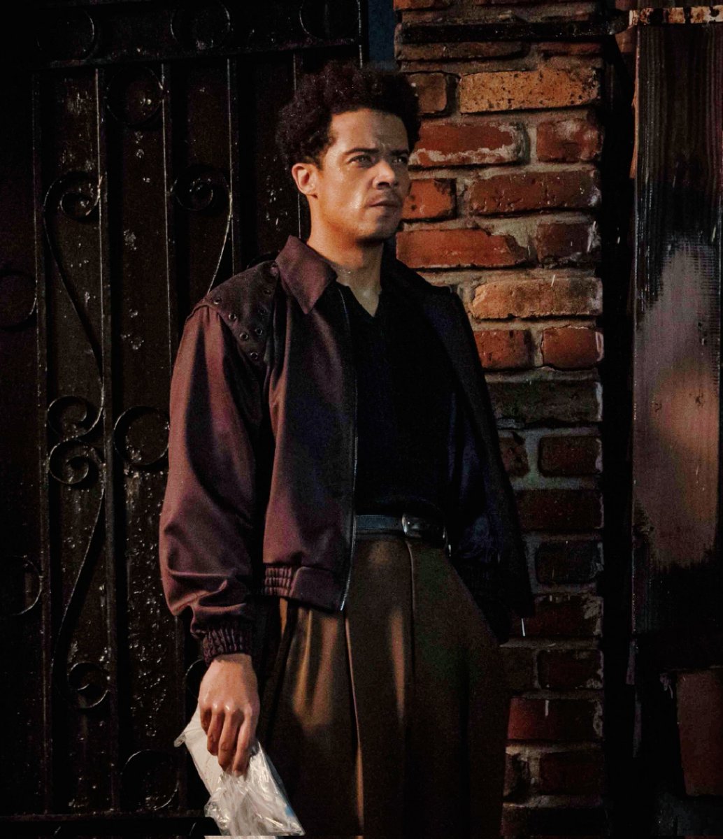 vampchronicles_'s tweet image. October 4th shoutout to the fashionably emo Libras: Anne Rice and Louis de Pointe du Lac.