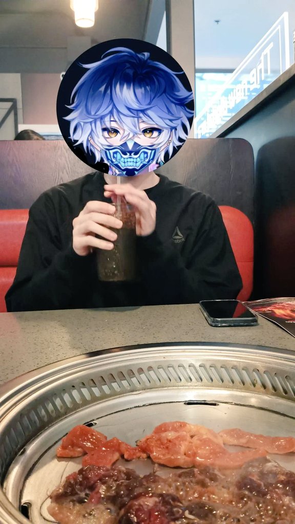 Rebeliian's tweet photo. Took this goober ghost on a "date" xD. @Rekogi https://t.co/vAkoa6F0A8