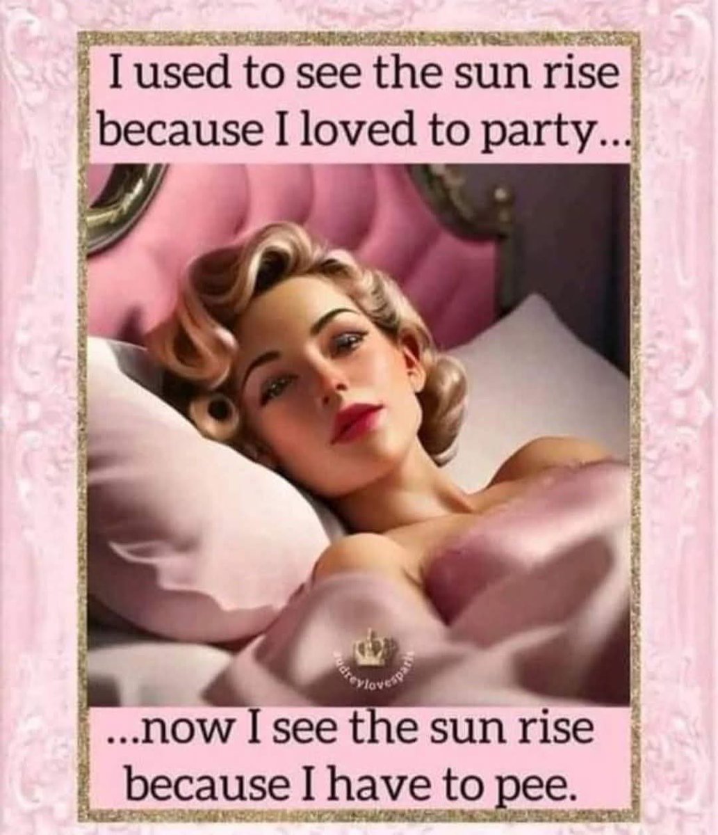 AroundForALaugh's tweet image. 🍁 Happy Fall, All!! 🍂

  Seasons Greetings!