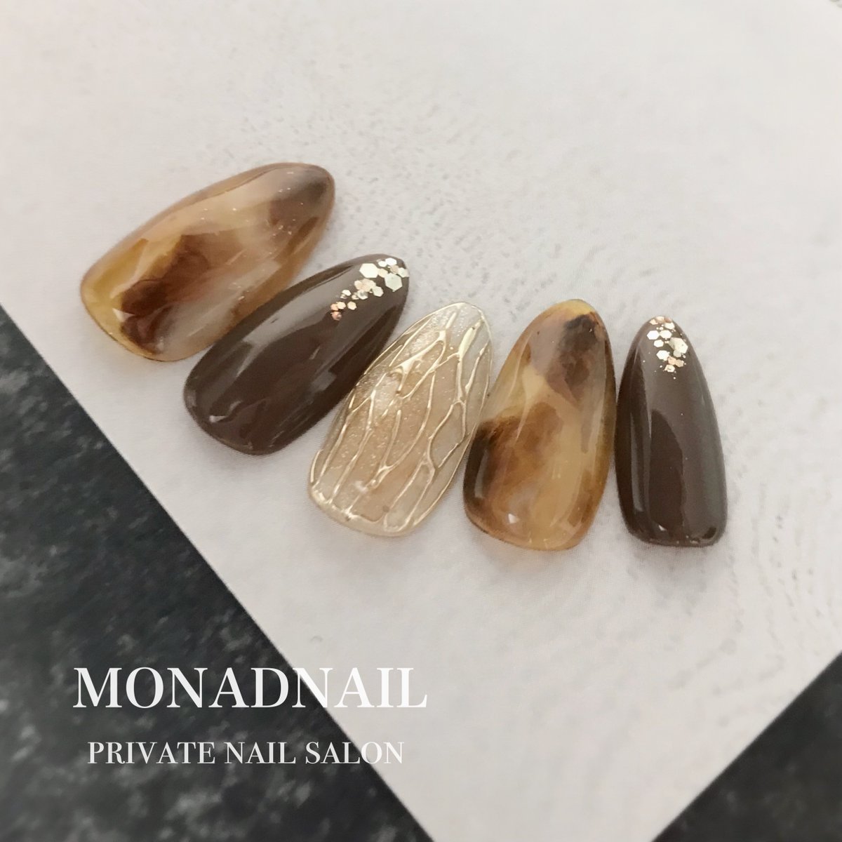 MonadNail's tweet photo. 2025 autumn/winter 
New Campaign design ◡̈*

──────────────────

秋冬に人気のべっこうネイル♩*॰¨̮

上品に仕上げた オフィスにもおすすめなアート...

詳細はこちら↓（ネイルブック）
https://t.co/aBd64VJb4x https://t.co/tjJPPPvMjF