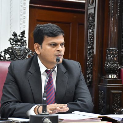 மண்டலம் - 2 div - 16 மக்களை மிரட்டும் ஒப்பந்ததாரர்கள் , ஆணவத்துடன் திமிராக பேசி வருகின்றார்கள் , கேட்டால் எங்களுக்கு சென்னை மாநகராட்சி எல்லாரையும் தெரியும் எங்களை ஒன்றும் பண்ண முடியாது என்று கொலை மிரட்டல் விடும விதமாக பேசுகின்றார்கள் 

இதுதான் சென்னை மாநகராட்சியா ? 
Loc: zone 2