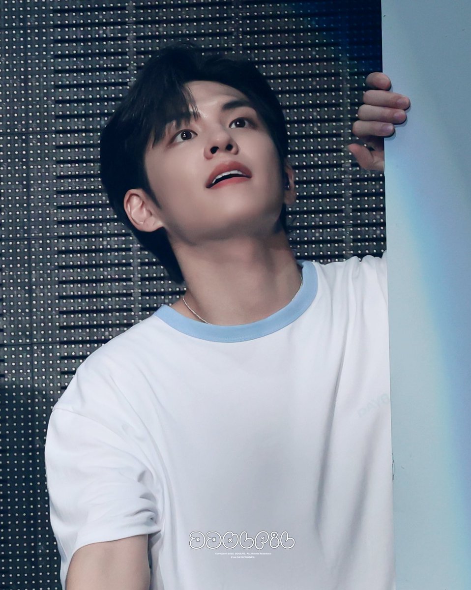 ddolpil's tweet photo. 250725 데이식스 4th 팬미팅
얼굴 기절
#원필 #WONPIL #DAY6 #pier10 https://t.co/NkDGXTF32U