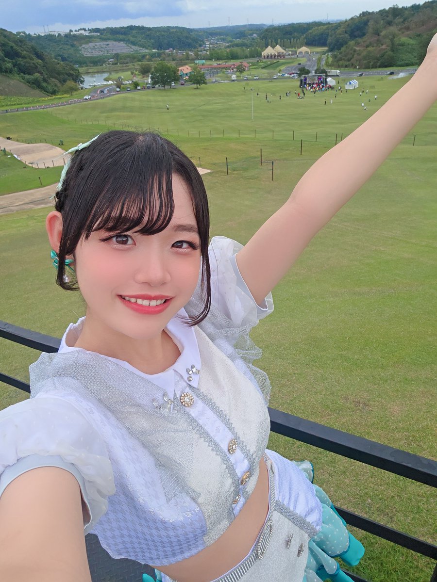 Girl's Bomb! 丘の上ステージ
ありがとうございました✨️

ドイツ村ーーーッ‼️
雨も吹き飛ばすほどのライブ一緒に楽しんでくれてありがとう🫶
このあと14:10〜のスイセンステージライブも全力でいこうね〜〜❤️‍🔥

#ベビブレ