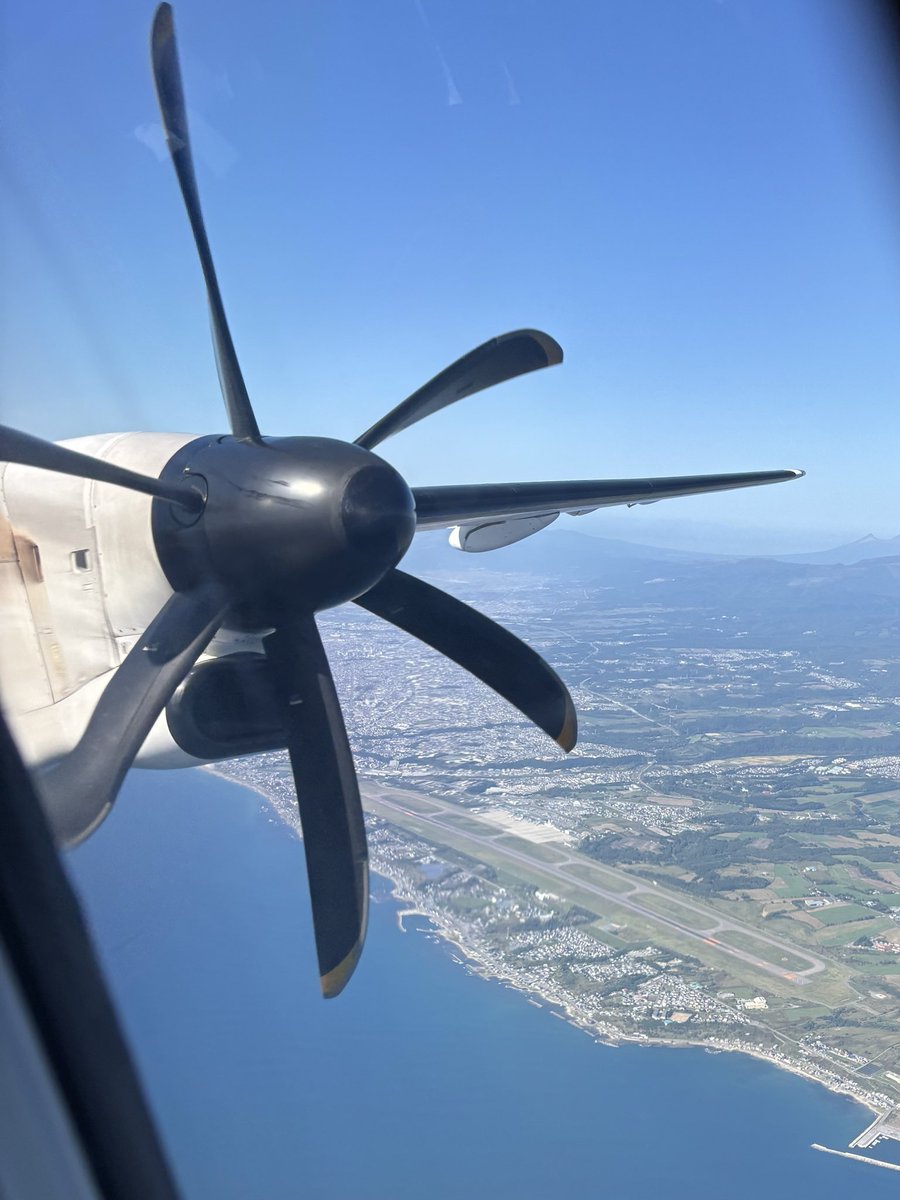 ガス欠？
#空旅 #プロペラ機 #ガス欠疑惑