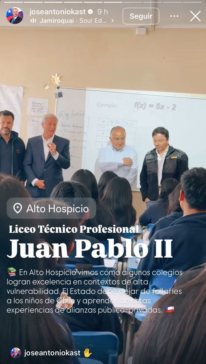 Se imaginan a cualquier otro candidato haciendo campaña en un liceo? No, porque está prohibido el proselitismo partidista en establecimientos educacionales. Pero al fascismo esto no le importa. Veamos si las instituciones funcionan <a href="/supereduc_cl/">Supereduc</a> <a href="/Contraloriacl/">Contraloría</a>