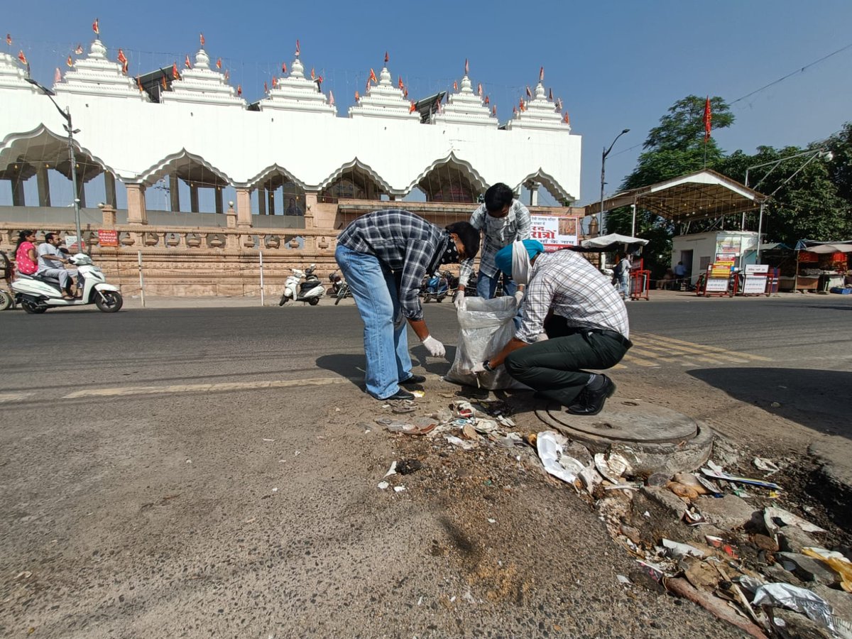 dcj_official's tweet image. #NSSUnit #DoabaCollegeJalandhar celebrated #SwachhataHiSevaDay on 25.9.25 under the banner #EkDinEkGhantaEkSaath. 
#SwachhataHiSeva #EkDinEkGhantaEkSaath #NSSDoabaCollege #SwachhBharat #CleanIndia #CommunityService #CleanlinessDrive  #GreenIndia #NssIndia #nssrdchd #NSS