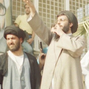 السيد القائد دائما في الطليعة.. ورفيق الدرب الأمين