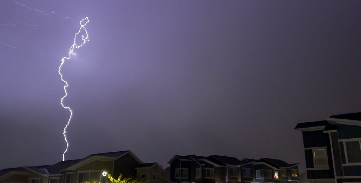 SLCScanner's tweet image. #SaltLakeCity Here are a couple shots of tonight’s #Lightning ⚡️. #utwx @NWSSaltLakeCity