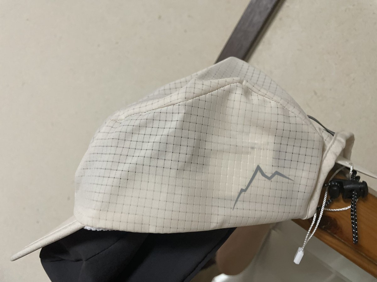 hitomi19600113's tweet photo. 難航した 山行き帽子ですが
無事に 届きました🧢
普通サイズじゃ無理なので
やっと見つけた#PARAPACE
余裕で 入りました😆
帽子を探すに当たり奔走し
て下さった山友さん 本当
に 感謝しています♪
#宗像山道具店
#CAYL https://t.co/Wounel3wju
