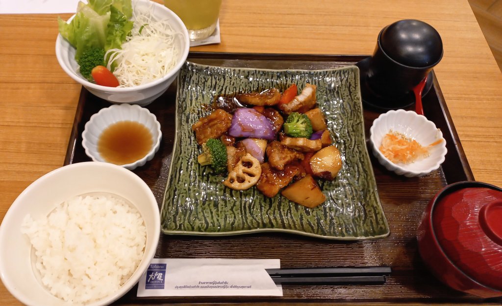 23Xtrail's tweet photo. 午後の診療まで時間があるので、病院併設の大戸屋でブランチ…  🎵

黒酢酢豚定食…  😋 https://t.co/6UsB4RM3pK