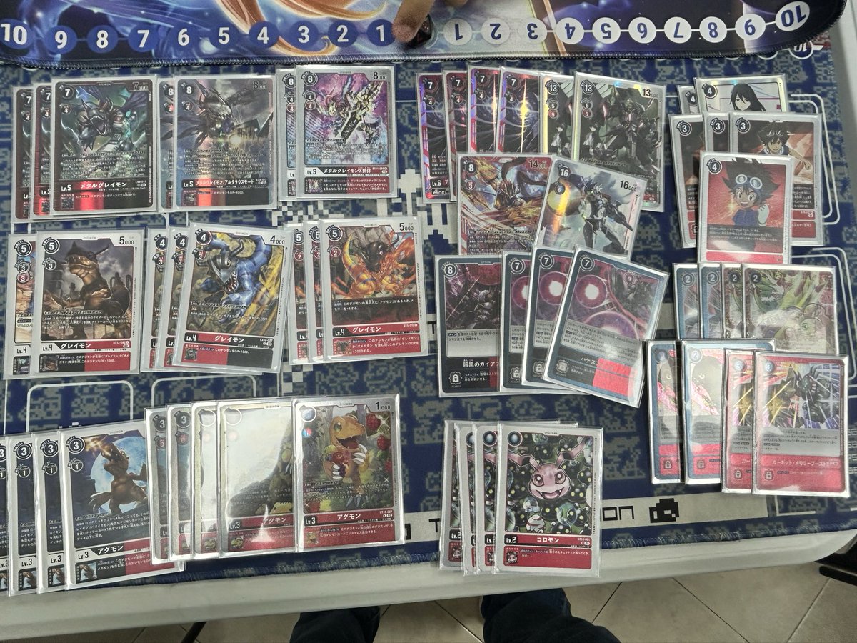 UnityEvo's tweet image. TB @KouritenSG  3/10/25
7th! 
Rounds:
R1) vs BAGRA 🟢
R2) vs LUCE🔴
R3) vs MagnaX🟢
R4) vs BAGRA🟢

Testing out BWG but a more me style with 0 Gaios 

“THE POWER OF THE SUN, IN THE PALM OF MY HANDS”
Im sorry to all the hunter decks i fought…