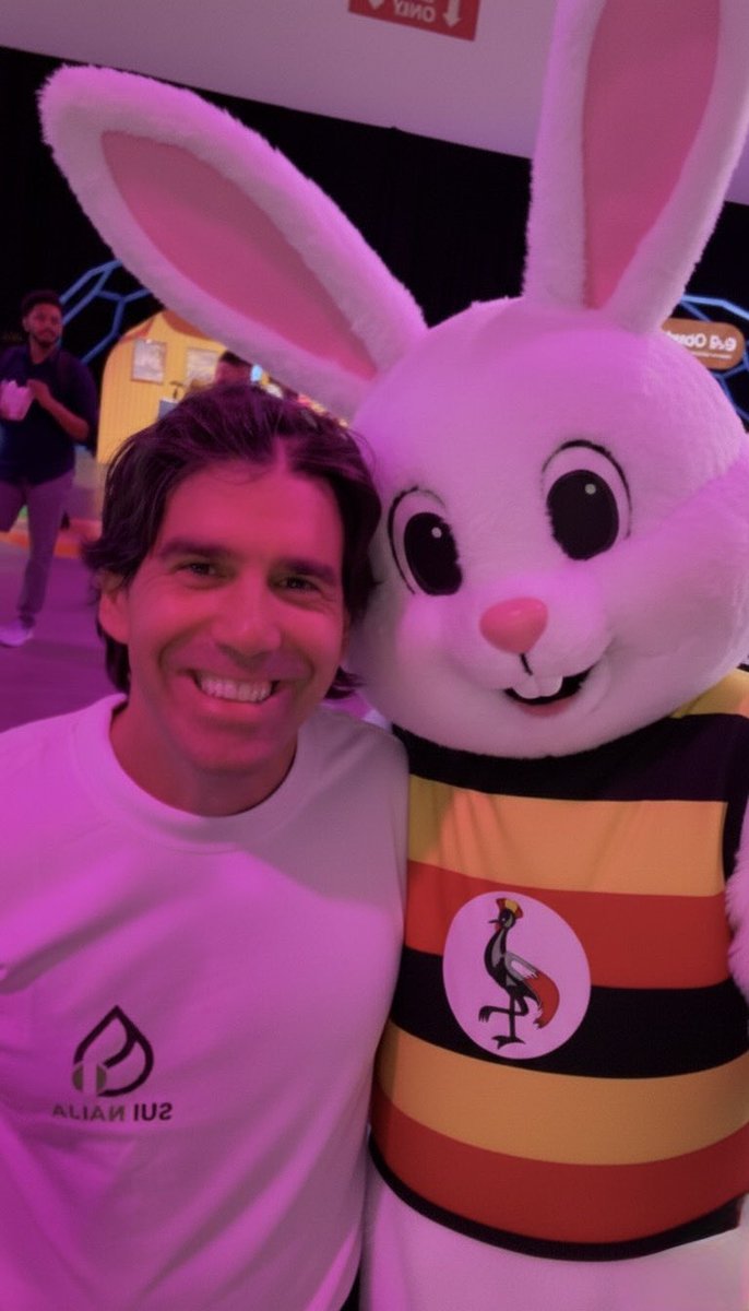 Don’t ask how Xavi got into the mascot. Just enjoy the UG x Anto moment!