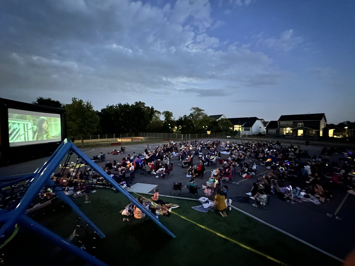 CastlioElem's tweet photo. Movie under the stars! Thank you PTO for this amazing night! https://t.co/dvcDtR2nyC