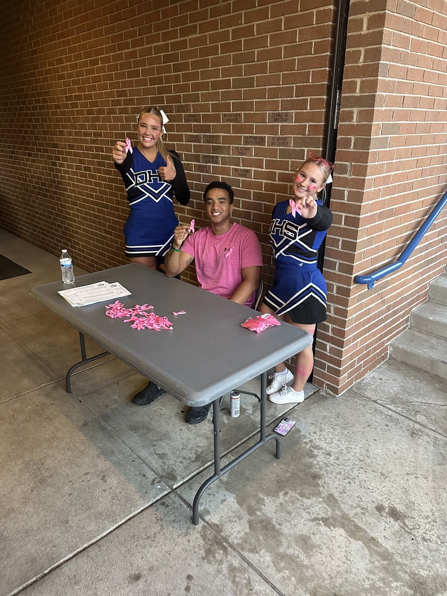 Athletics_DHS's tweet photo. Happy Pink Out Game!
Thanks to our honorary captain Kathie Turner for fighting the fight!
Pioneer Nation 💕You! https://t.co/VrPd2mDJ3X