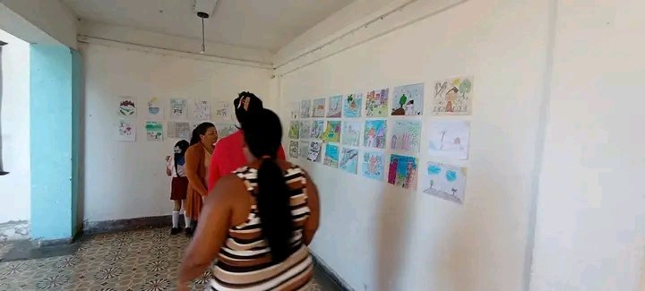 dotucfg's tweet photo. Una de las acciones más lindas y nobles del programa de Octubre Urbano en esta ocasión en el territorio de Palmira con una exposición a cargo de varios pioneros. https://t.co/Lt0Q83BBAx