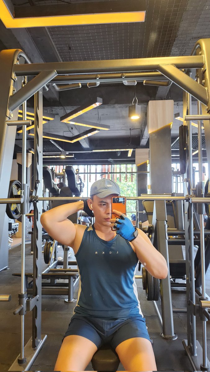 C L A U S T R O P H O B I A tweet media