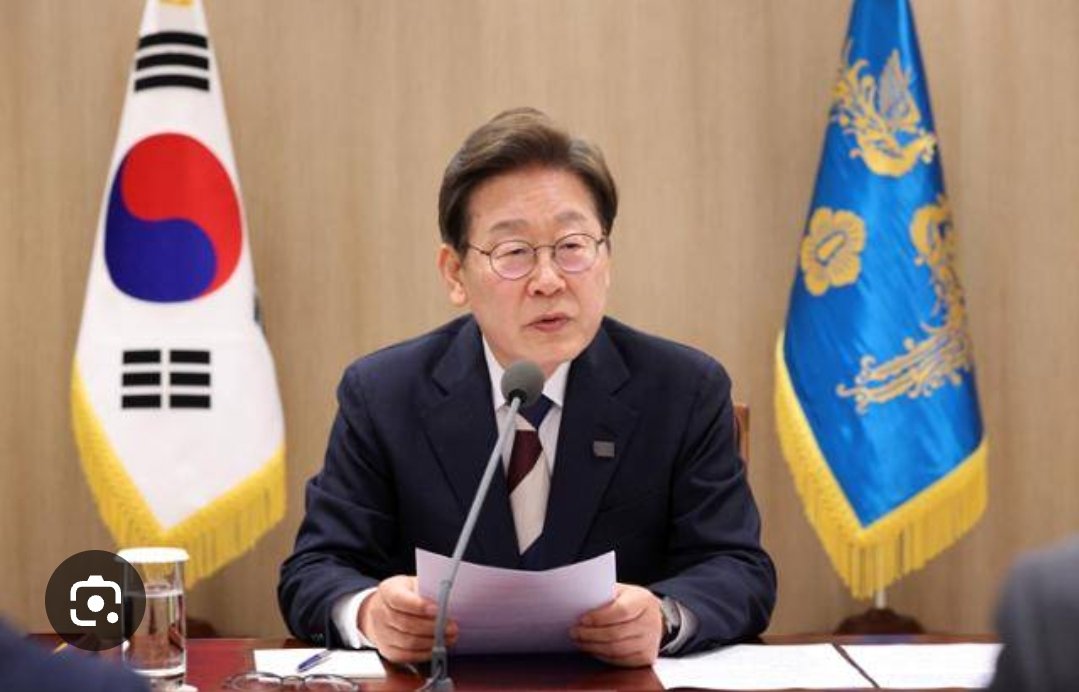 goldenbell1008's tweet photo. 이재명대통령.
미국  초유갑질에 대해
5% 투자 나머지는 
보증,펀드로 대체.
무제한 통화 스와프와
주한미군 1만명이하로 감축하고 지원비 현실에 맞게 감축하며 전작권 환수를 반영한 양해각서 수정안을 미국에 전달했다.
미국이 수용하지 않을 경우 속국이 아닌 자주국으로 행동을
재차 확인. https://t.co/9wkoB34qRE