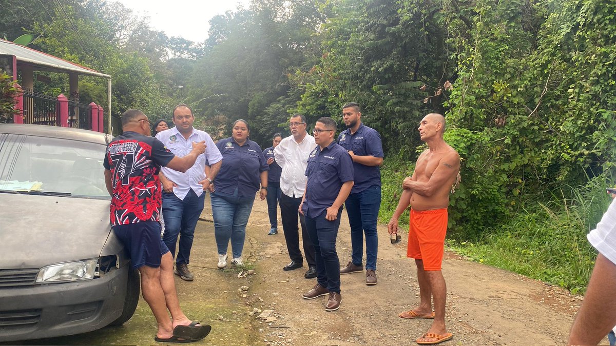 Culminamos este viernes en Las Lomas, conversando con los vecinos.