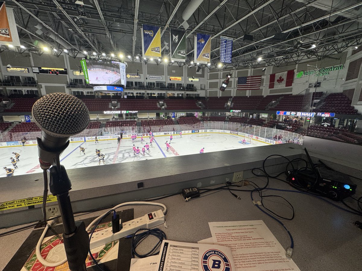 Excited to be back behind the mic for a little <a href="/BoiseState/">Boise State University</a> Hockey tonight! 

#BleedBlue |  #BuiltDifferent
