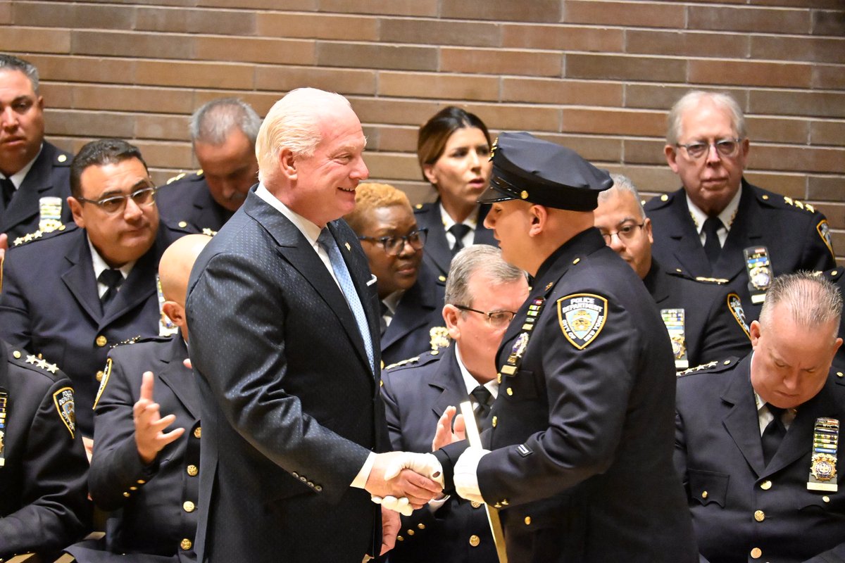 NYCPDDEA's tweet image. Congratulations to our newest members who received their gold shield today at the NYPD promotion ceremony — and to our veteran Detectives who achieved grade. They are all truly “The Greatest Detectives in the World!”
