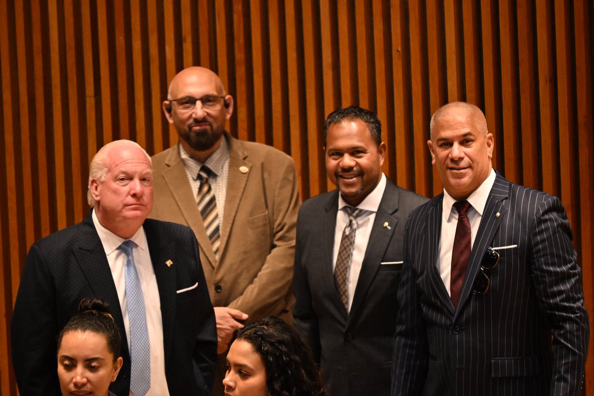 NYCPDDEA's tweet image. Congratulations to our newest members who received their gold shield today at the NYPD promotion ceremony — and to our veteran Detectives who achieved grade. They are all truly “The Greatest Detectives in the World!”