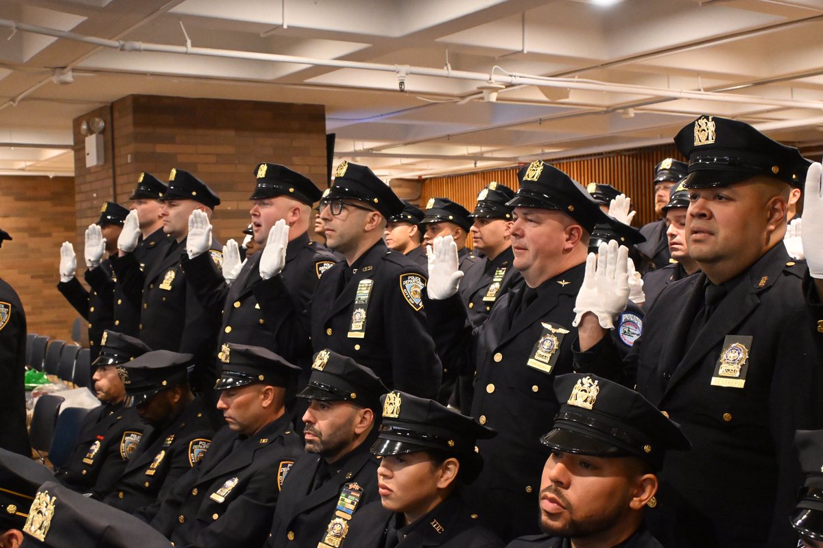 NYCPDDEA's tweet image. Congratulations to our newest members who received their gold shield today at the NYPD promotion ceremony — and to our veteran Detectives who achieved grade. They are all truly “The Greatest Detectives in the World!”