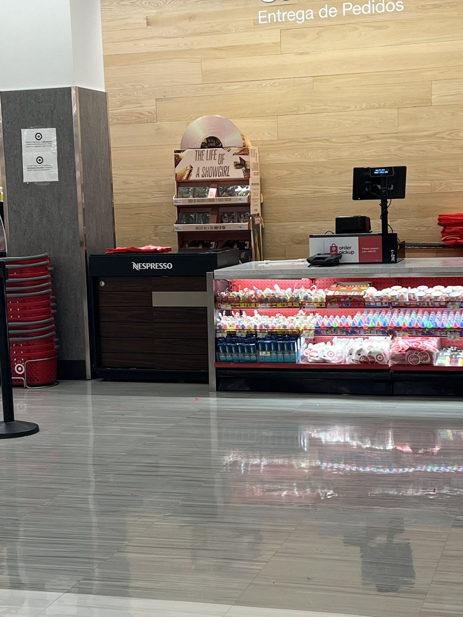 shelleysversion's tweet image. Omg i hate New York sometimes because why do they have taylor&apos;s album stand behind the counter I can&apos;t
