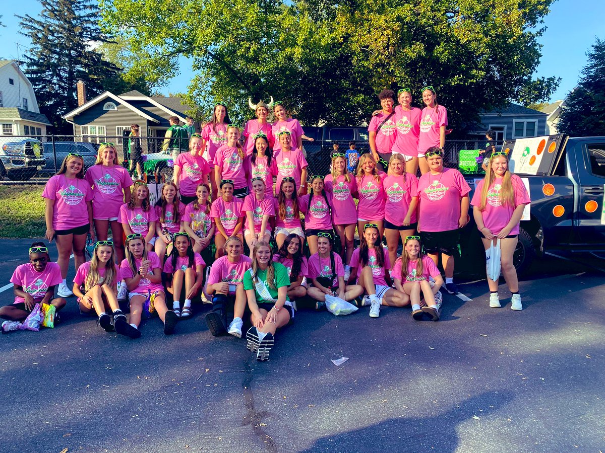 VHS_GirlsBball's tweet photo. VGB Homecoming Parade 2025!! Go Vikings!! @AthleticsValpo @ValpoHS411 @ValpoLife https://t.co/rX8Sm6Ep8p