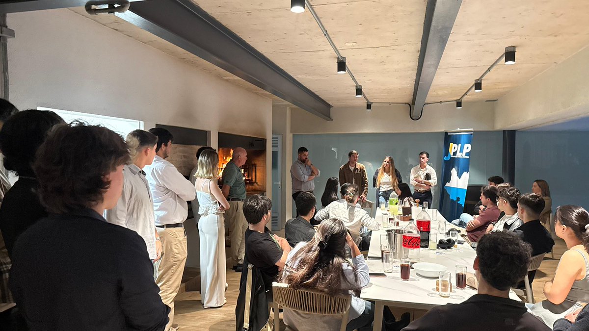 ¡Nos juntamos!🫂
Después de mucho tiempo nos volvimos a encontrar para planificar y seguir proyectando futuro ⏩️