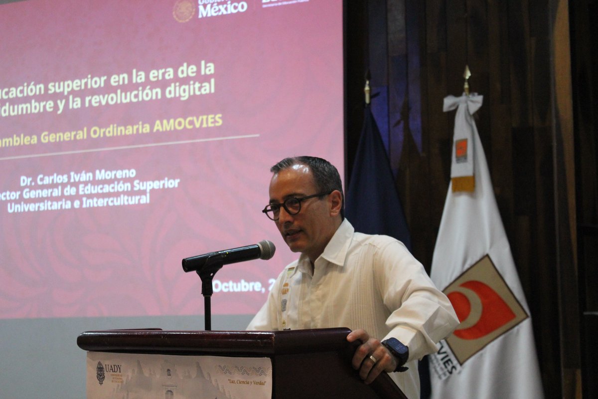 amocvies's tweet photo. 1/2 Se dictó la conferencia magistral por el Dr. @carlosivanmoren, Director General de Educación Superior Universitaria e Intercultural (DGESUI) de la @SEP_mx.
#LXIIIAGOenlaUADY #SomosAMOCVIES #UnCuartoDeSiglo #25Años #AMOCVIES https://t.co/kW3x8n6oeb